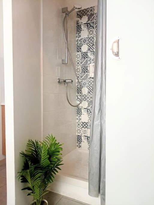 Mini-Studio De 10M² En Centre-Ville De بزييه المظهر الخارجي الصورة