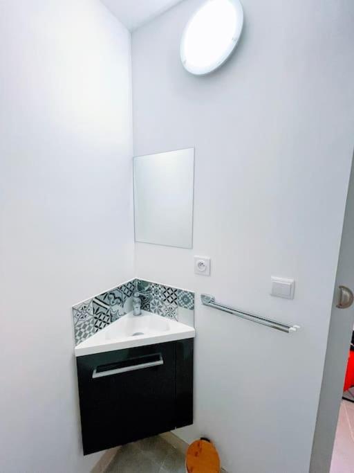 Mini-Studio De 10M² En Centre-Ville De بزييه المظهر الخارجي الصورة