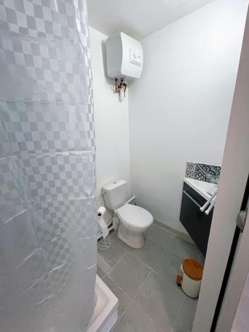 Mini-Studio De 10M² En Centre-Ville De بزييه المظهر الخارجي الصورة